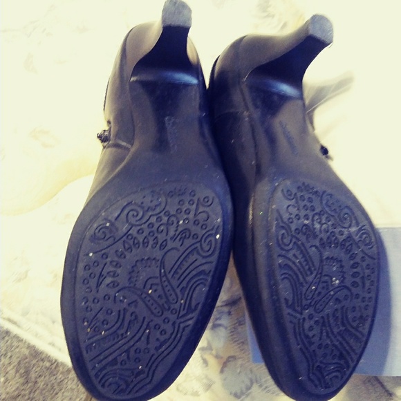 Boots - Picture 3 of 3